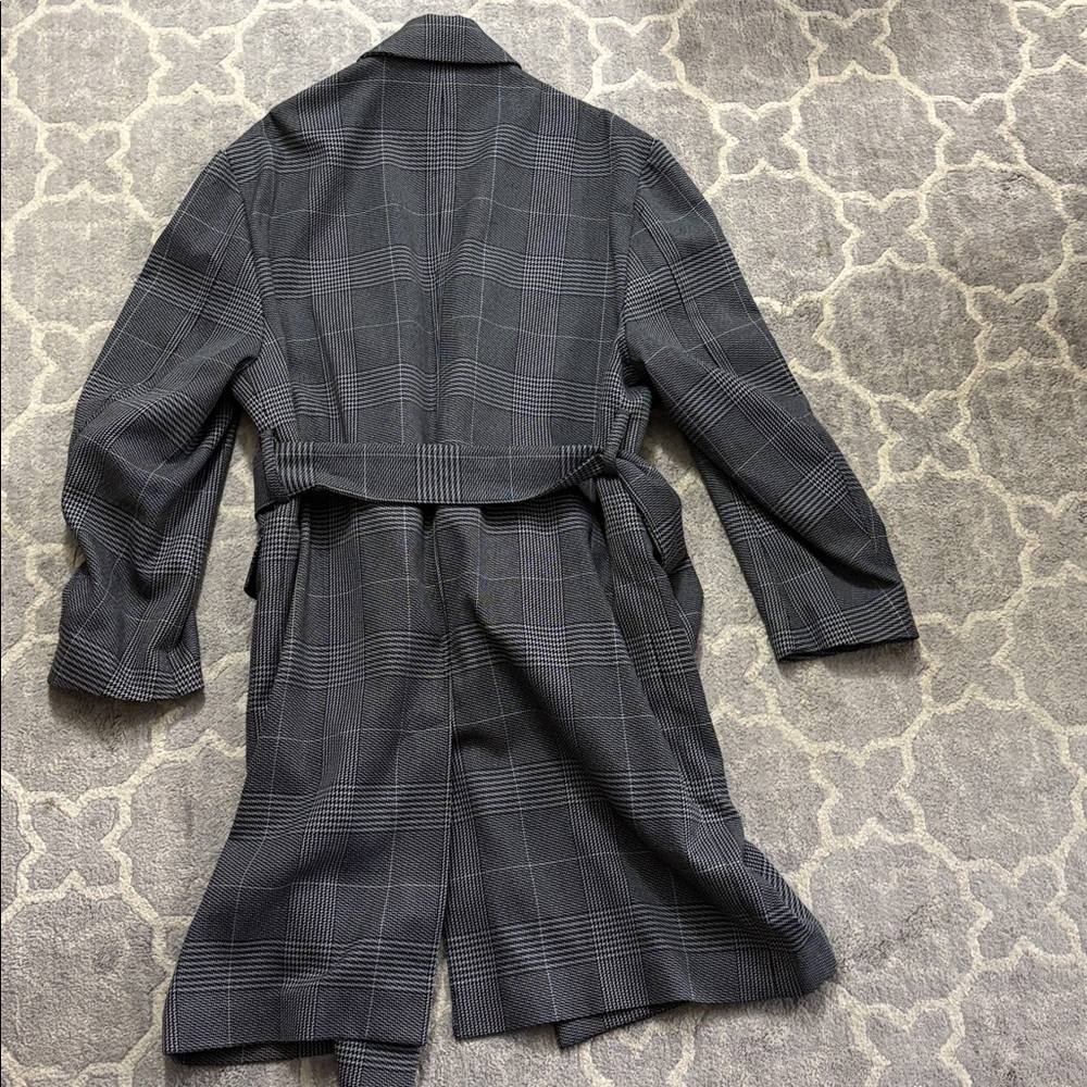 Men's Gray Plaid Coat - Picture 3 of 5